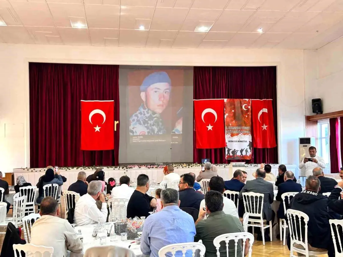 Şehitler Anısına Bir Araya Geldiler