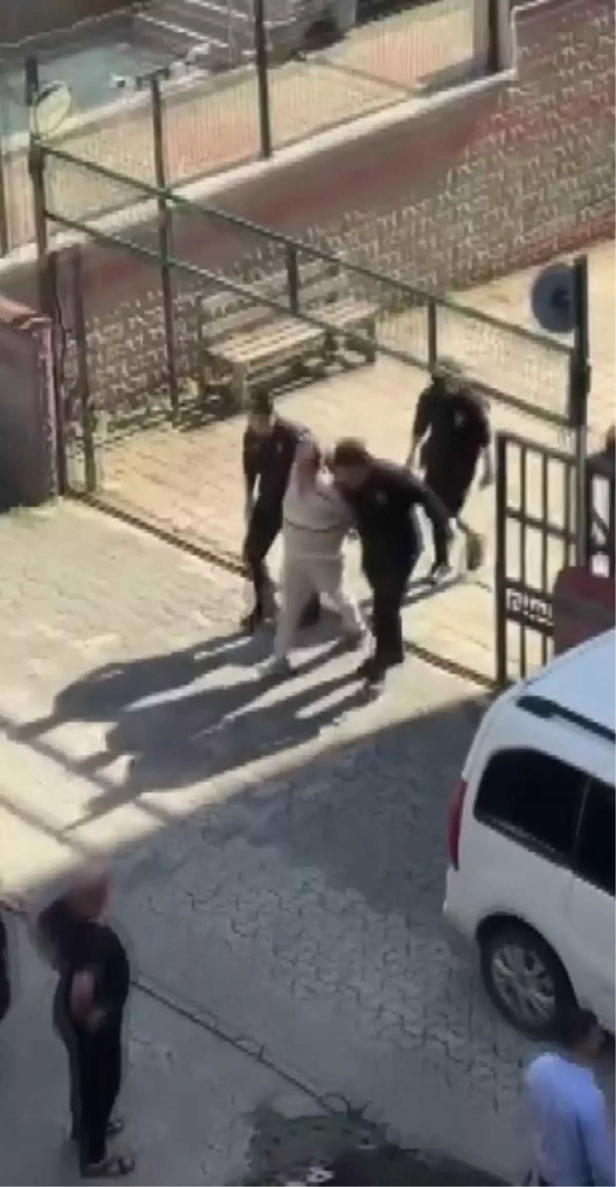 Ataşehir\'de Bıçaklı Kavga: Bir Ölü