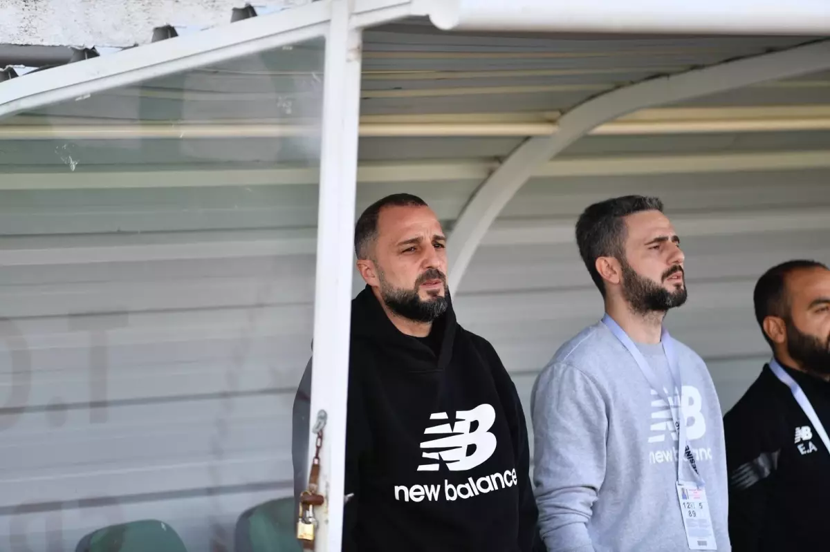 Bursaspor Teknik Direktörü Adem Çağlayan İstifa Etti