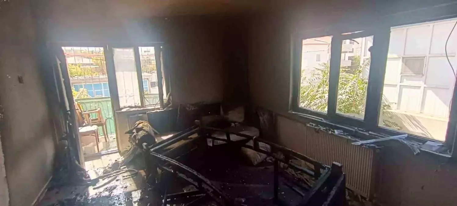 Kahramanmaraş\'ta Ev Yangını Söndürüldü