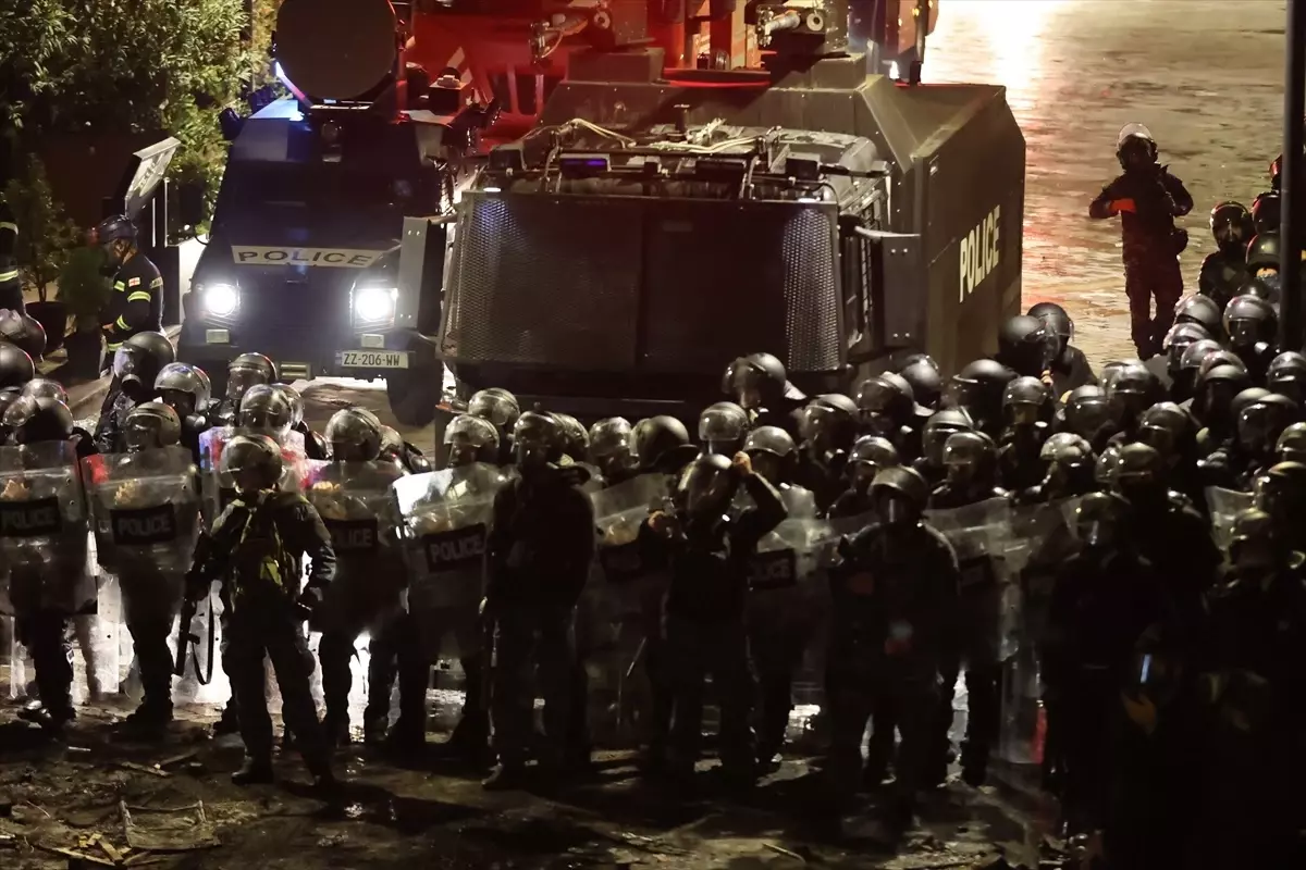 Gürcistan\'da Protesto Gösterisi: 27 Yaralı