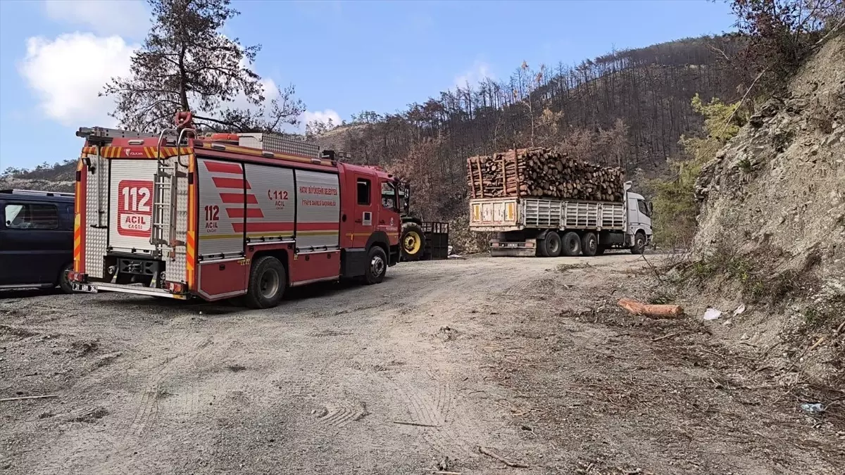 Toprak kayması faciayla sonuçlandı! Uçurumdan yuvarlanan kepçe operatörü hayatını kaybetti