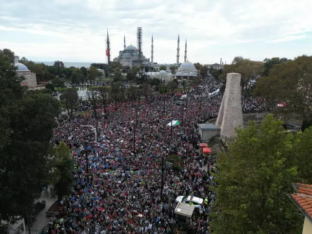 İstanbul, Ankara ve İzmir'de binlerce kişi Gazze için yürüyor