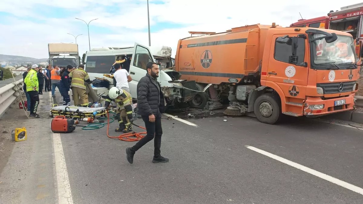 Kütahya\'da Motokaravan Kazası: 1 Ölü, 1 Yaralı