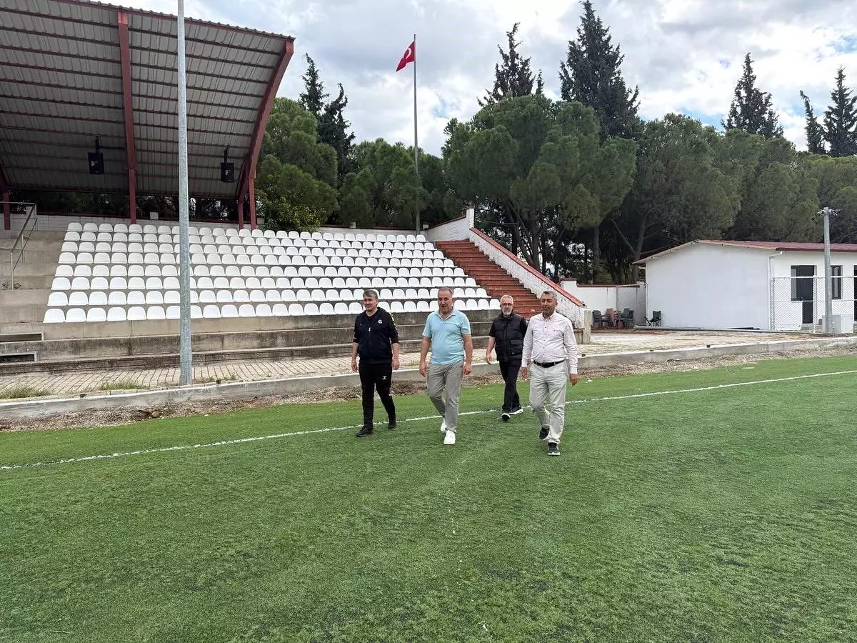 Kuyucak Stadyumu\'ndaki Yenileme İncelendi