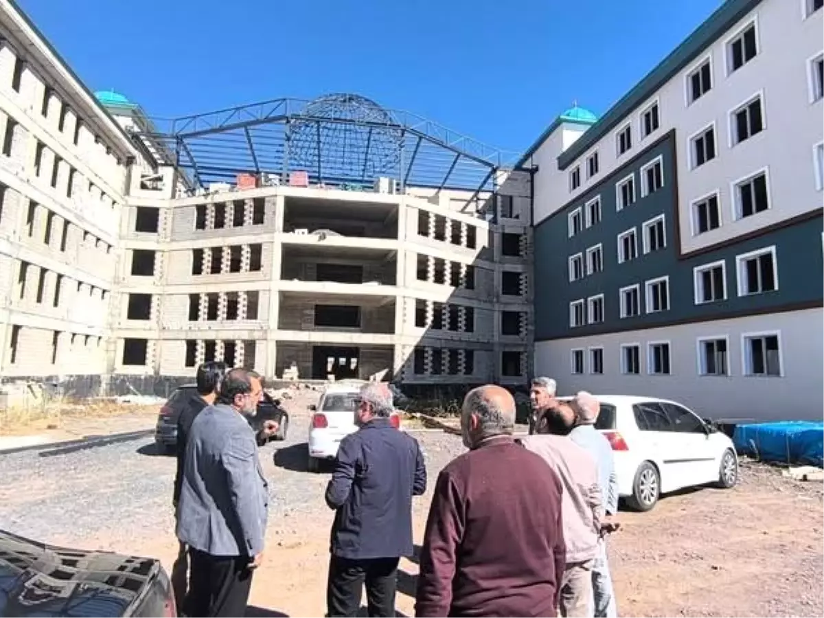 Müftü Çapçı Hafızlık Merkezi İnşaatını İnceledi