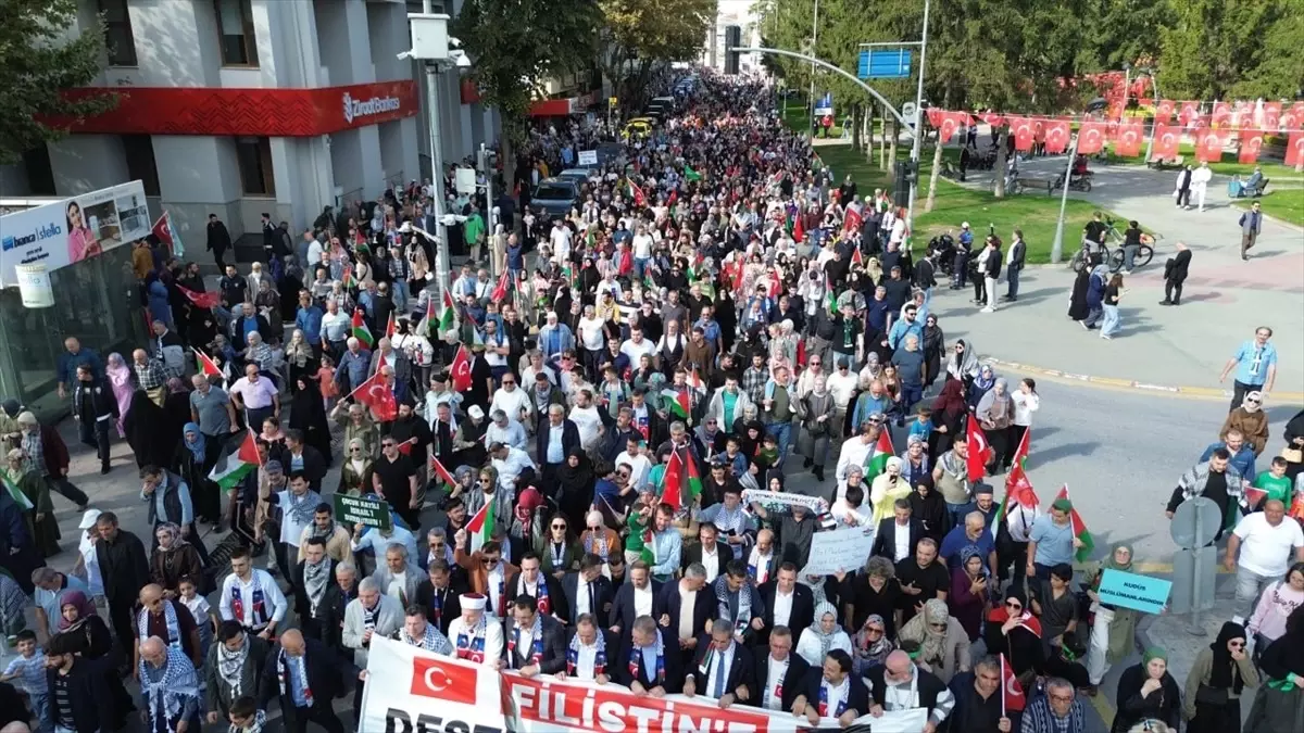 Sakarya\'da Filistin\'e Destek Yürüyüşü