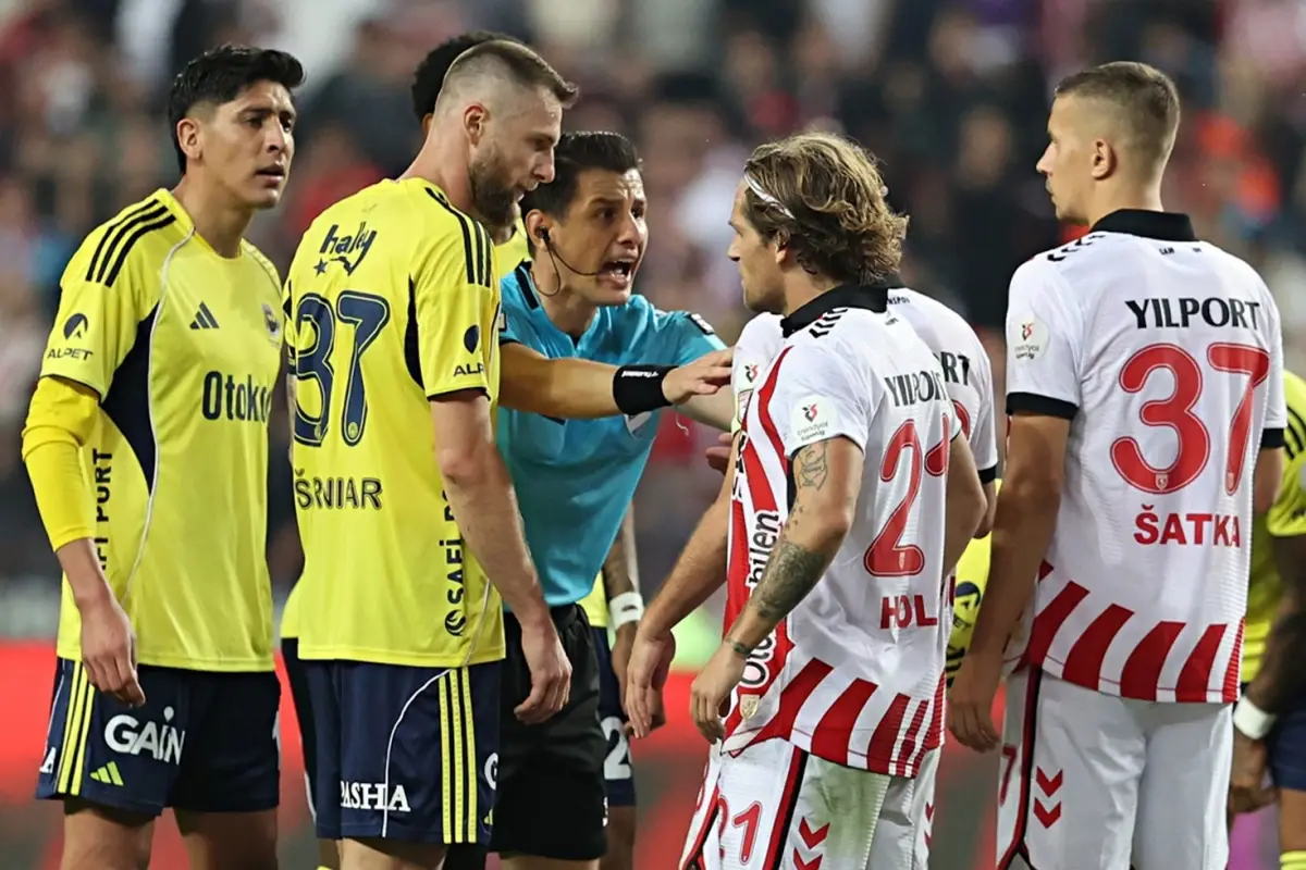 Samsunspor\'dan Fenerbahçe\'ye çelme