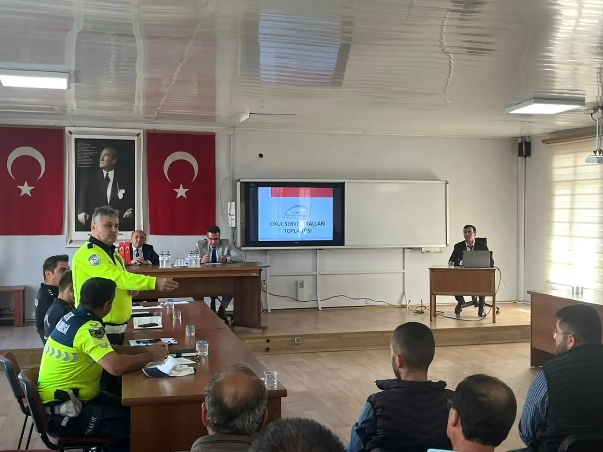 Sarıgöl\'de Öğrenci Taşıma Servis Sürücüleri İçin Toplantı Düzenlendi