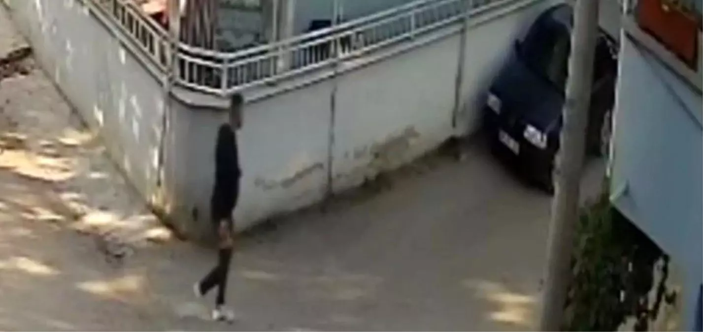 Husumetlisinin aracını kundakladı! O anlar kameralarda