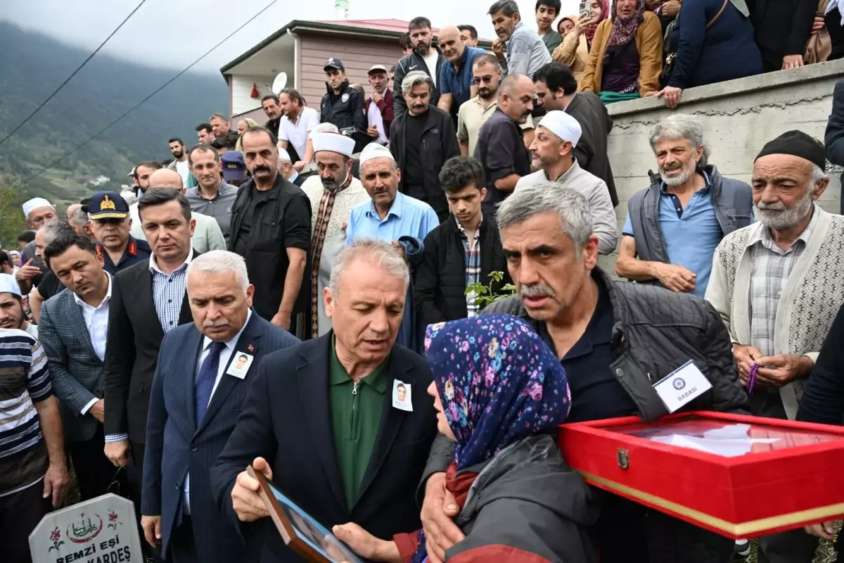 Uçurumdan Düşen Polis Memuru Uğurlandı