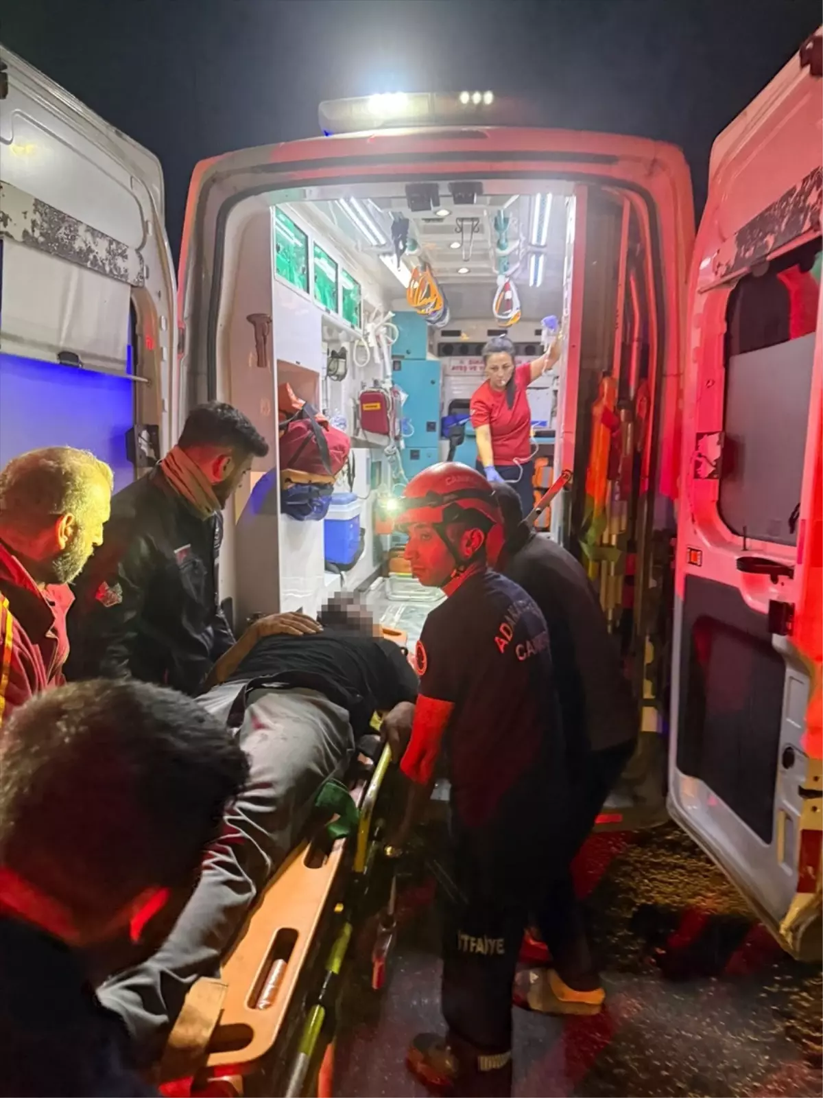 Adana\'da Trafik Kazası: 1 Ölü, 1 Yaralı