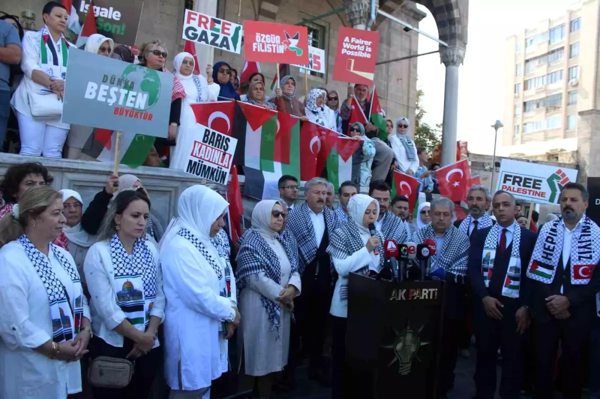 Kayseri\'de Kadınlardan Gazze\'ye Destek Zinciri