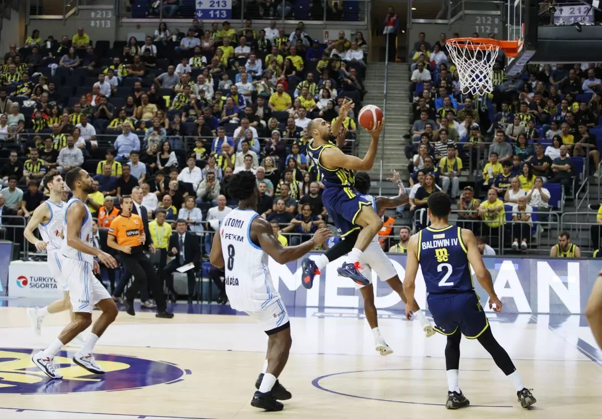 Fenerbahçe Beko İlk Galibiyetini aldı