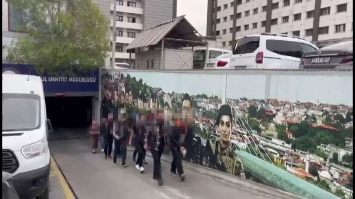 Asker Konvoyunda Havaya Ateş Açıldı