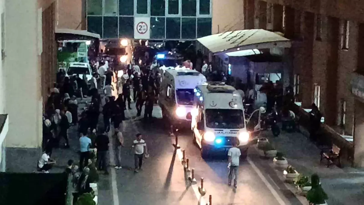 Batman\'da Trafik Kazasında Bıçaklı Kavga: 2 Yaralı