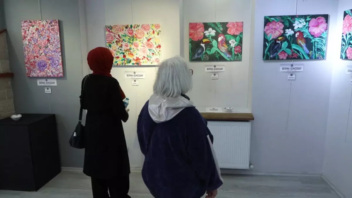 Berna Gencebay\'ın Romantizm Sergisi Açıldı
