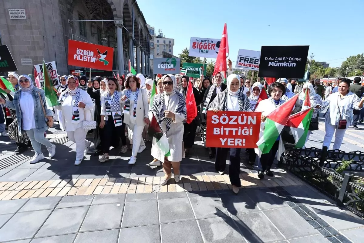 Kayseri\'de \'Gazze İçin Sessiz Çığlık\' Etkinliği