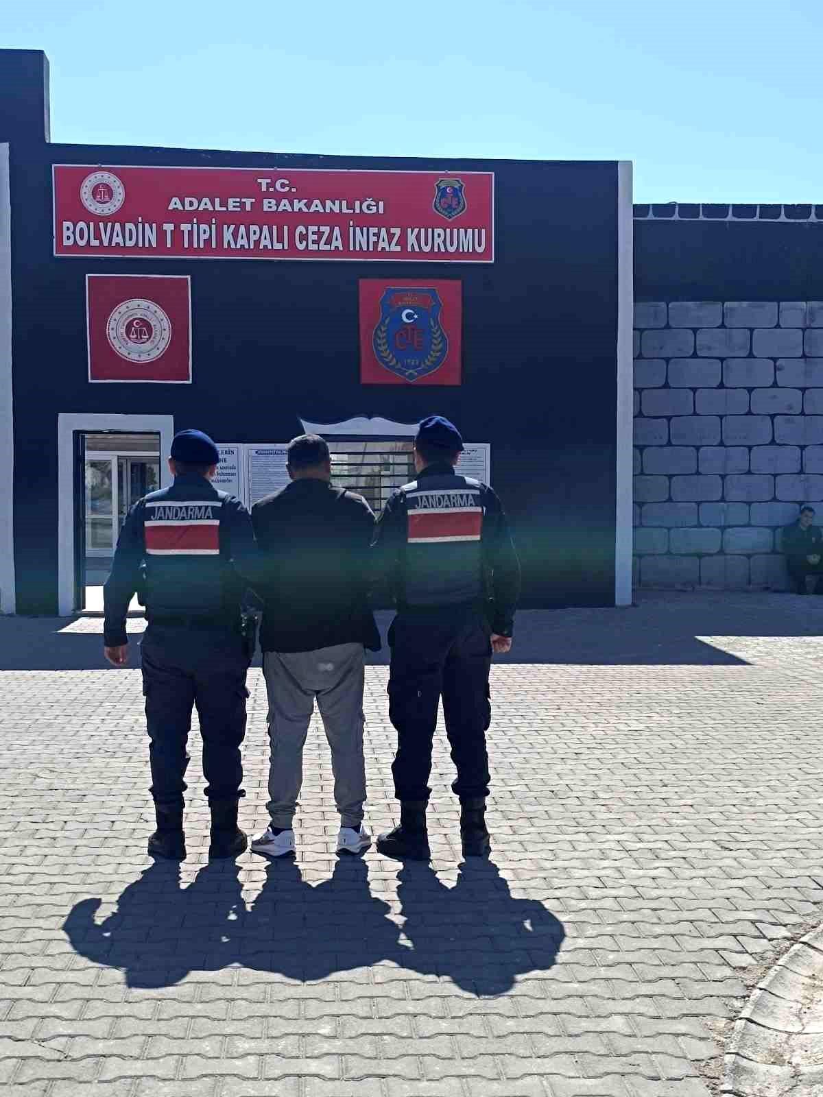 Aranan Hırsız Jandarmadan Kaçamadı