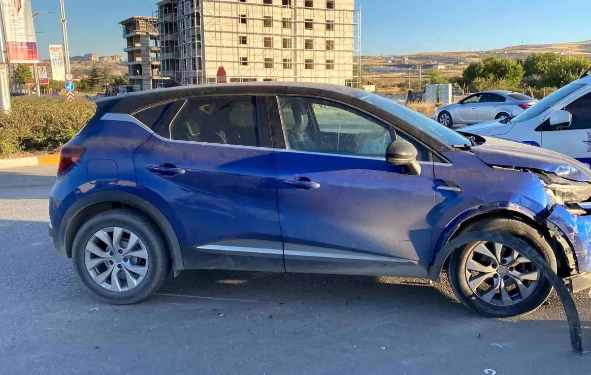 Elazığ\'da Trafik Kazası: 3 Yaralı