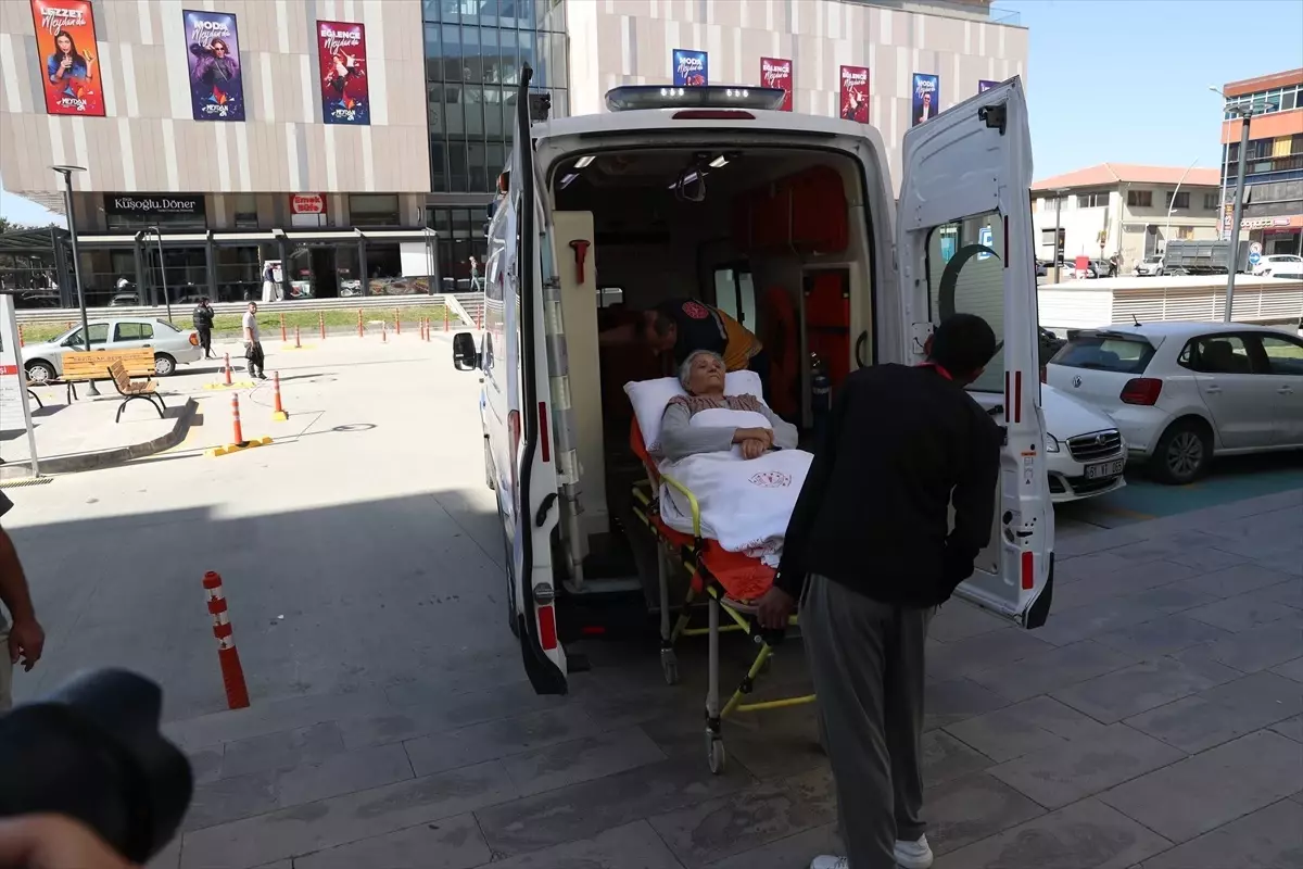 Erzincan\'da Hastalara Ücretsiz Ambulans Hizmeti