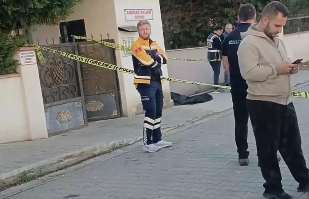Yalova\'da Eşini Vuran Adam Kaçtı