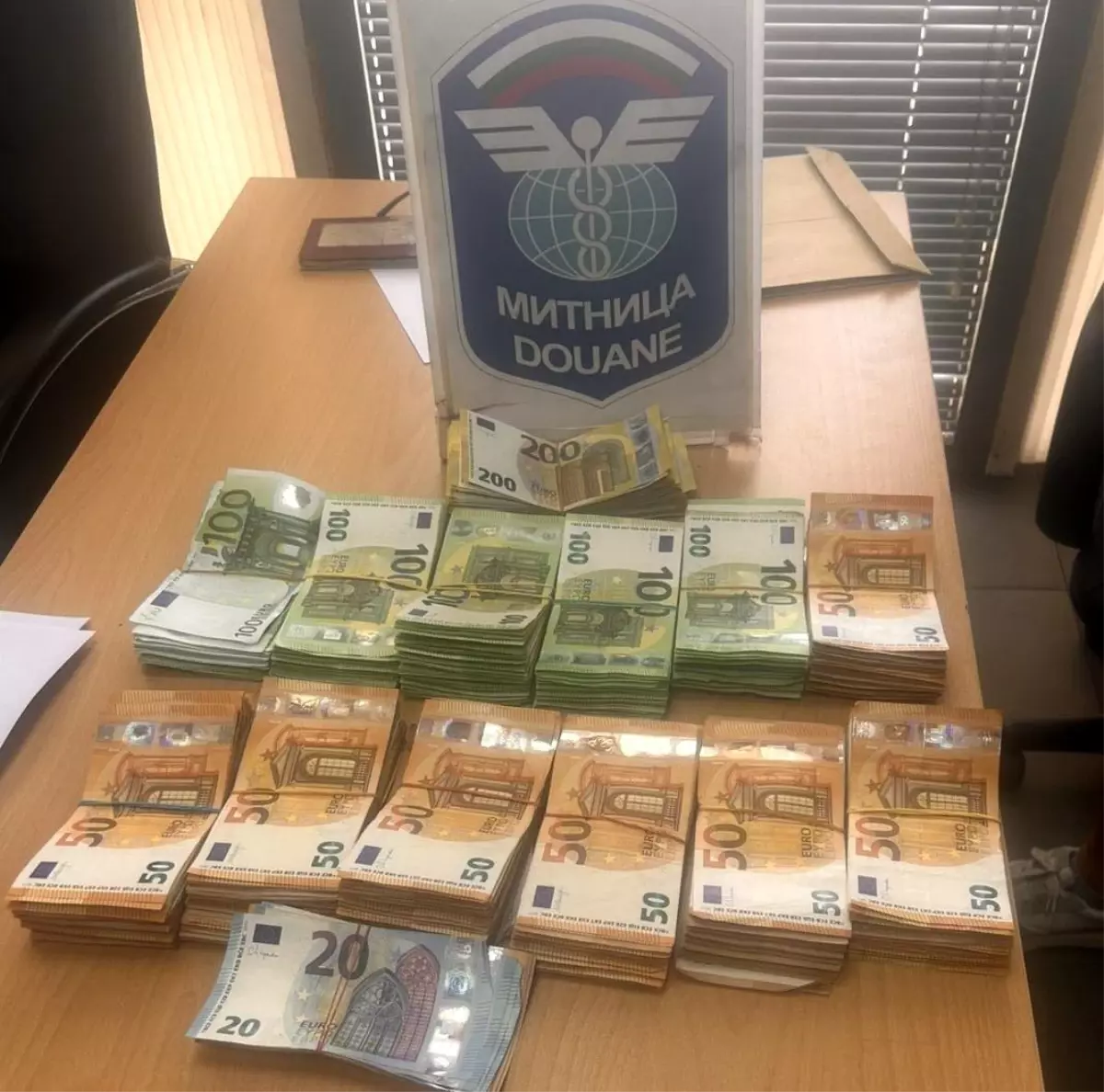 Edirne Sınırında 101 Bin Euro Ele Geçirildi