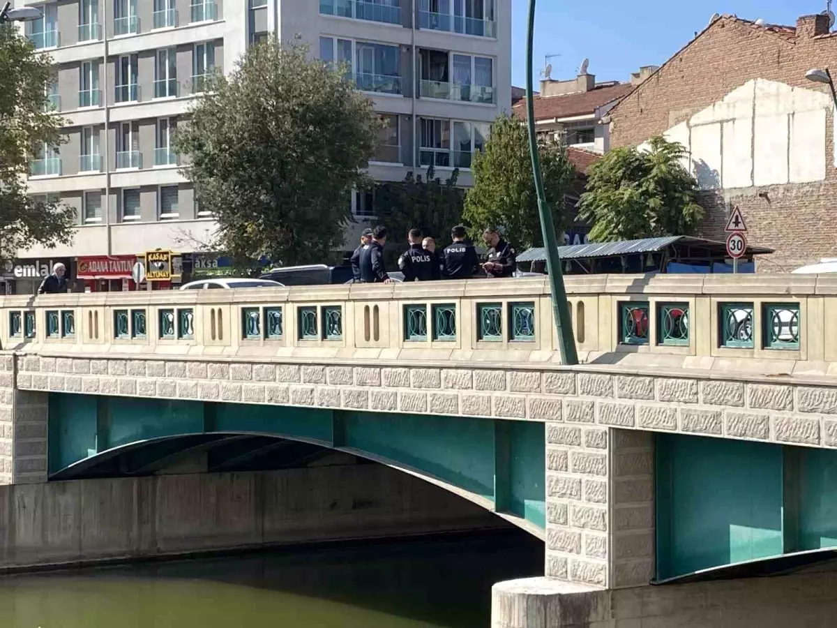 İntihar Girişimi Kız Arkadaşının İkna Ettiği Genç Hastaneye Kaldırıldı