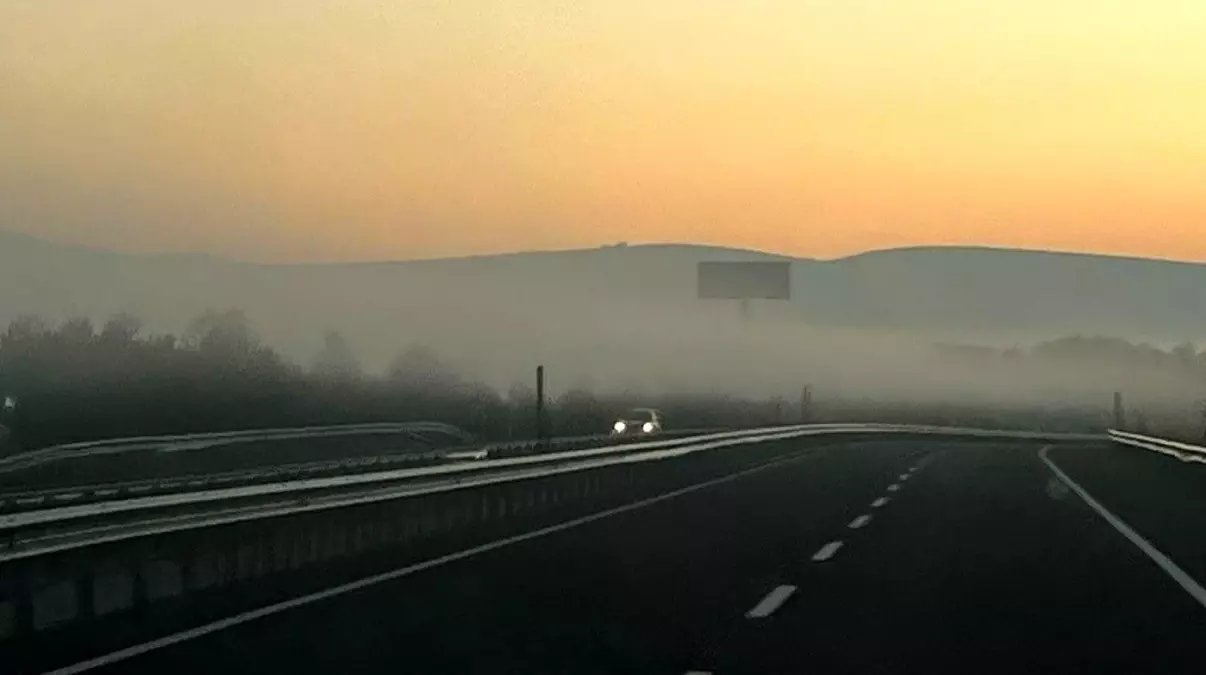 Kütahya\'da Sisli Hava Trafiği Zorlaştırıyor