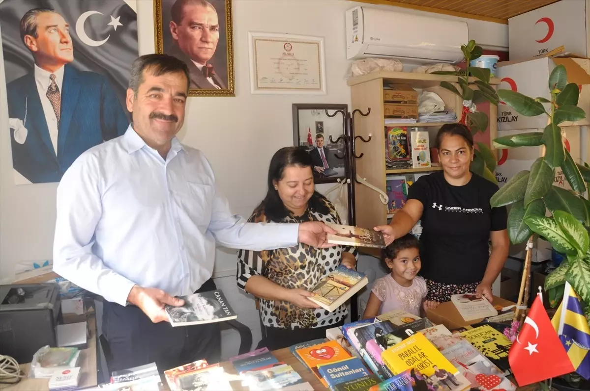 Muhtar, Bürosunu Kütüphaneye Dönüştürdü