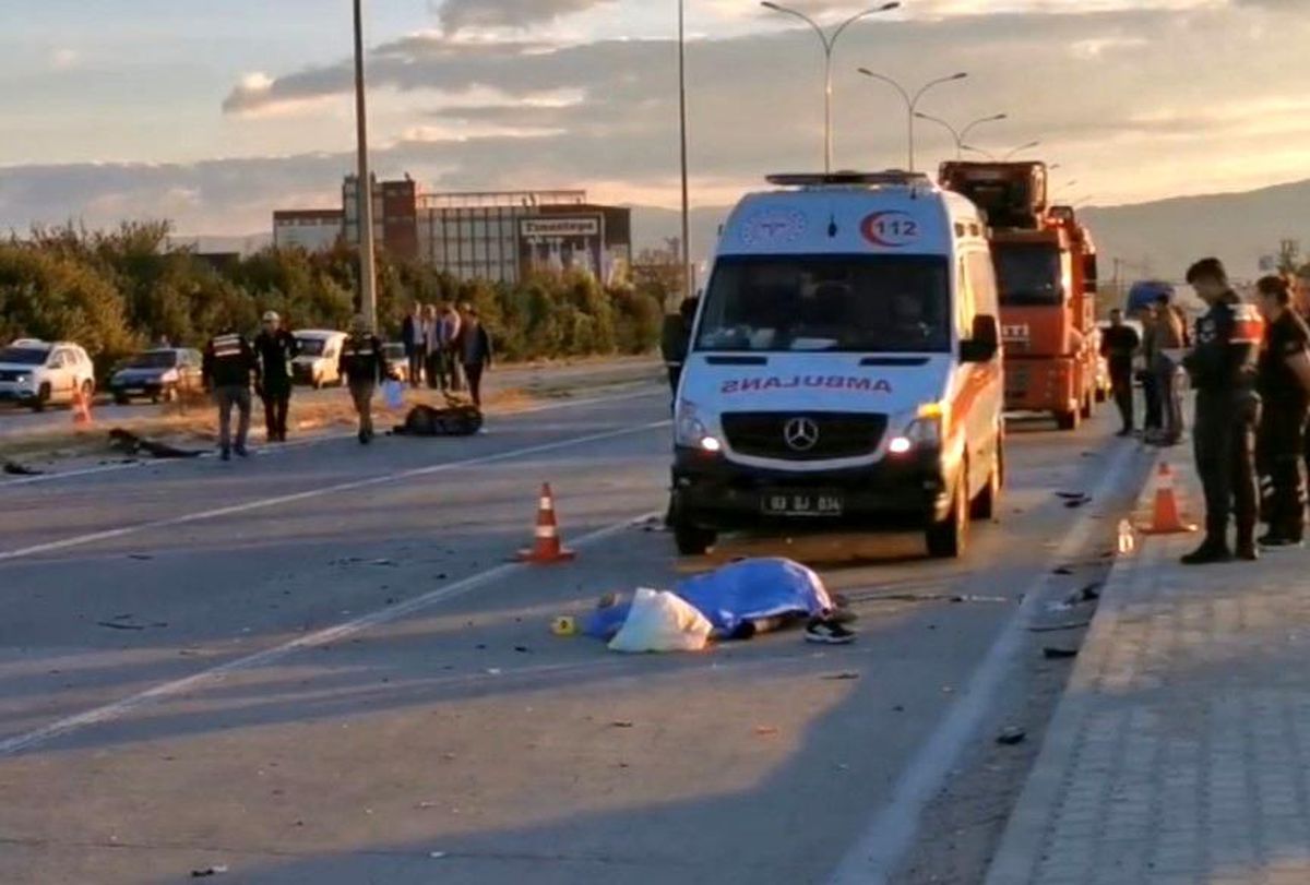 Afyonkarahisar\'da Trafik Kazası: 1 Ölü, 3 Yaralı