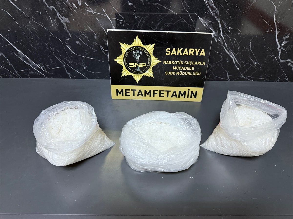 Sakarya\'da Uyuşturucu Operasyonu: 2 Tutuklama