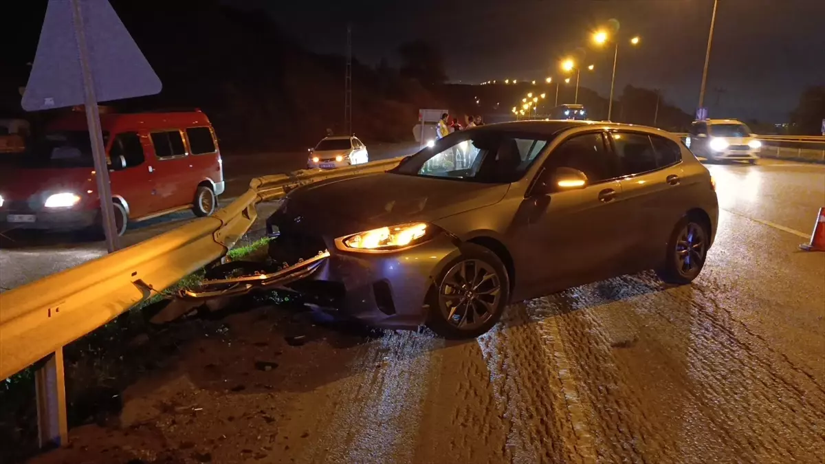 Atakum\'da Bariyere Çarpan Otomobilde 1 Yaralı