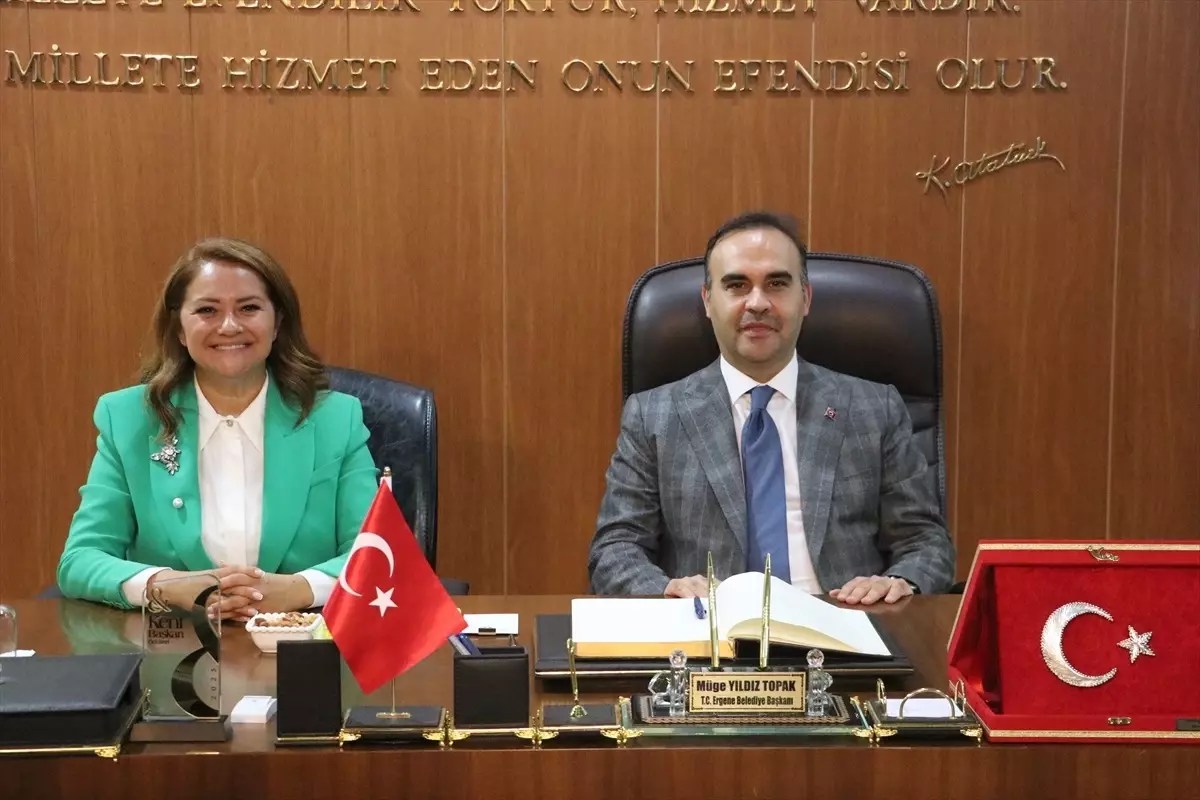 Bakan Kacır Tekirdağ\'da Temaslarda Bulundu