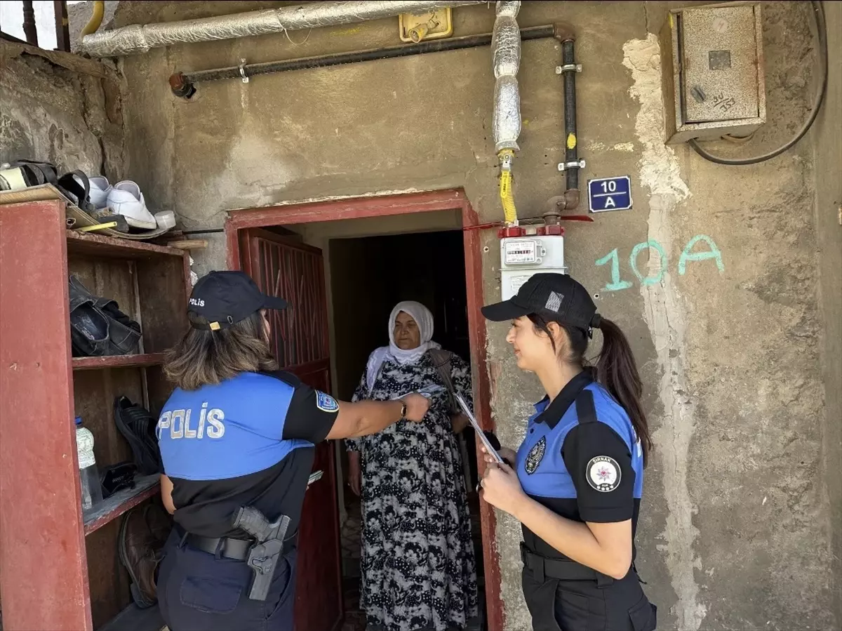 Şırnak\'ta Polis Bilgilendirme Faaliyetleri