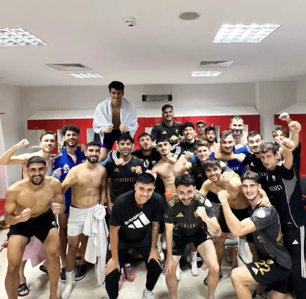 Somaspor\'dan Tarihi Galibiyet