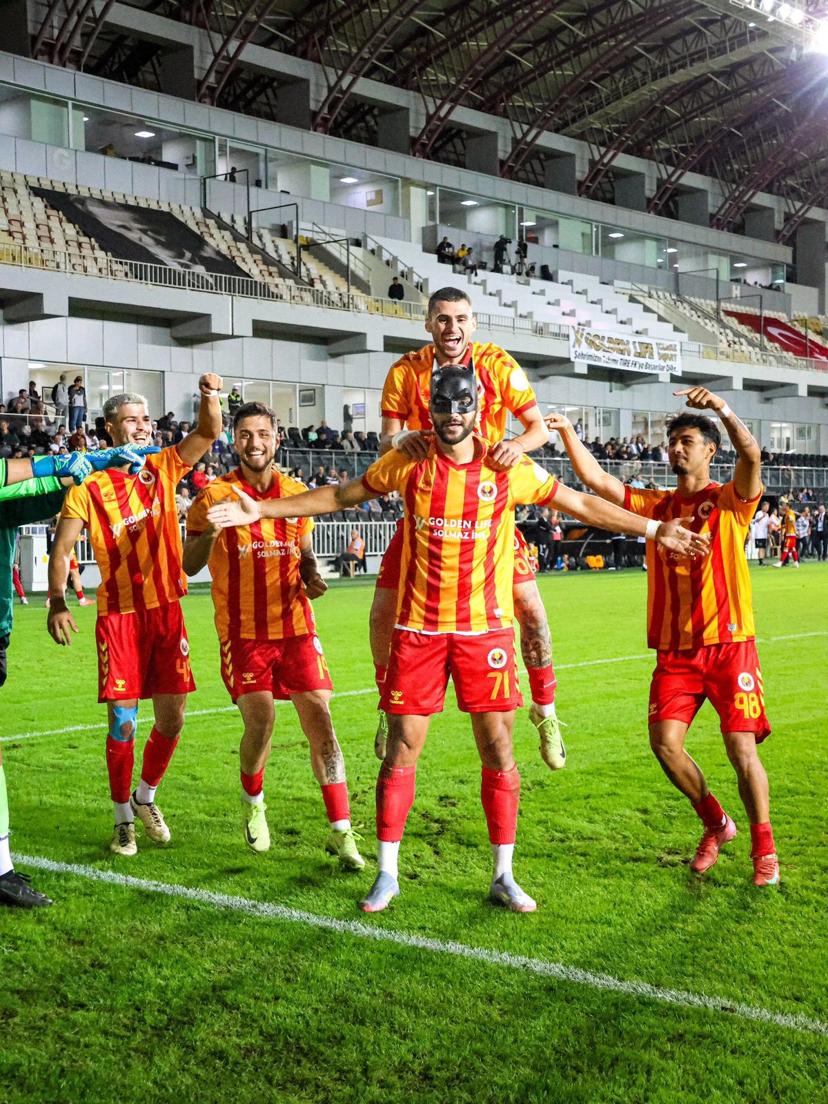 Tire 2021 FK, İzmir Çoruhlu FK\'yı 5-0 Geçti