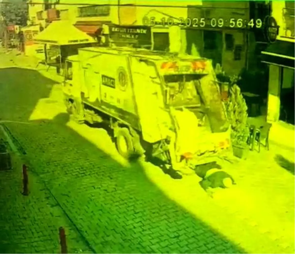 Çanakkale\'de Geri Dönüşüm Kamyonu Yaşlı Adama Çarptı, Hayatını Kaybetti