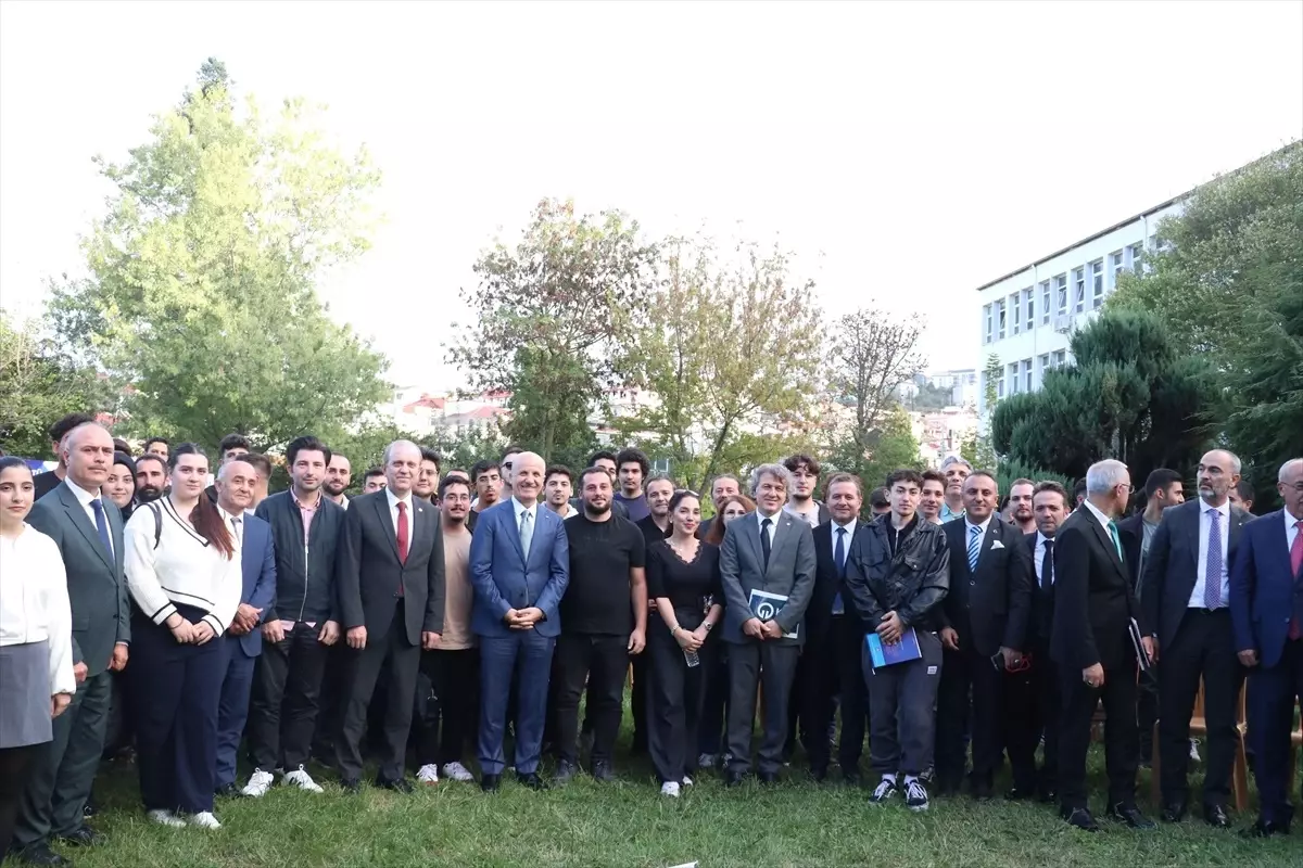 Özvar: Öğrenciler Üniversitelerin Başarısında Aktif Rol Oynuyor