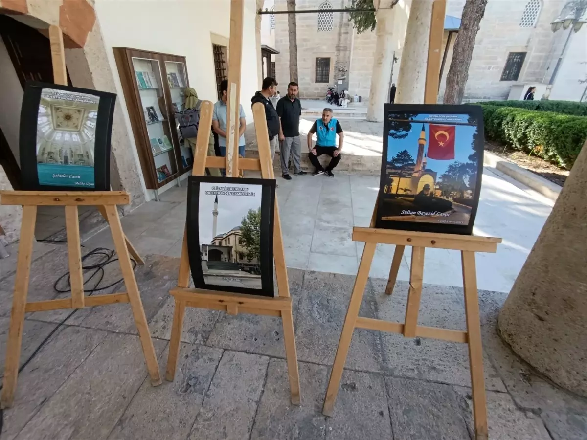 Otizmli Çocuklardan Camiler Sergisi