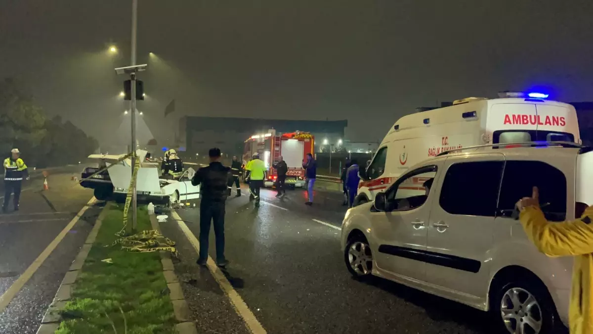 Çerkezköy\'de Feci Kaza: Otomobil İkiye Bölündü