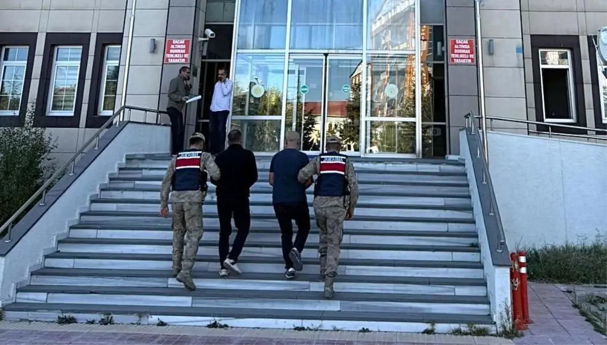 Bitlis\'te Göçmen Kaçakçılığı Operasyonu