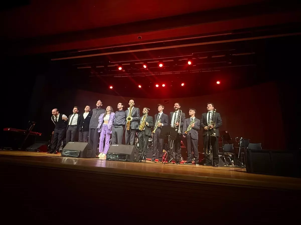 Bursa Festivali\'nde M Lisa ve Tolga Bilgin Konseri