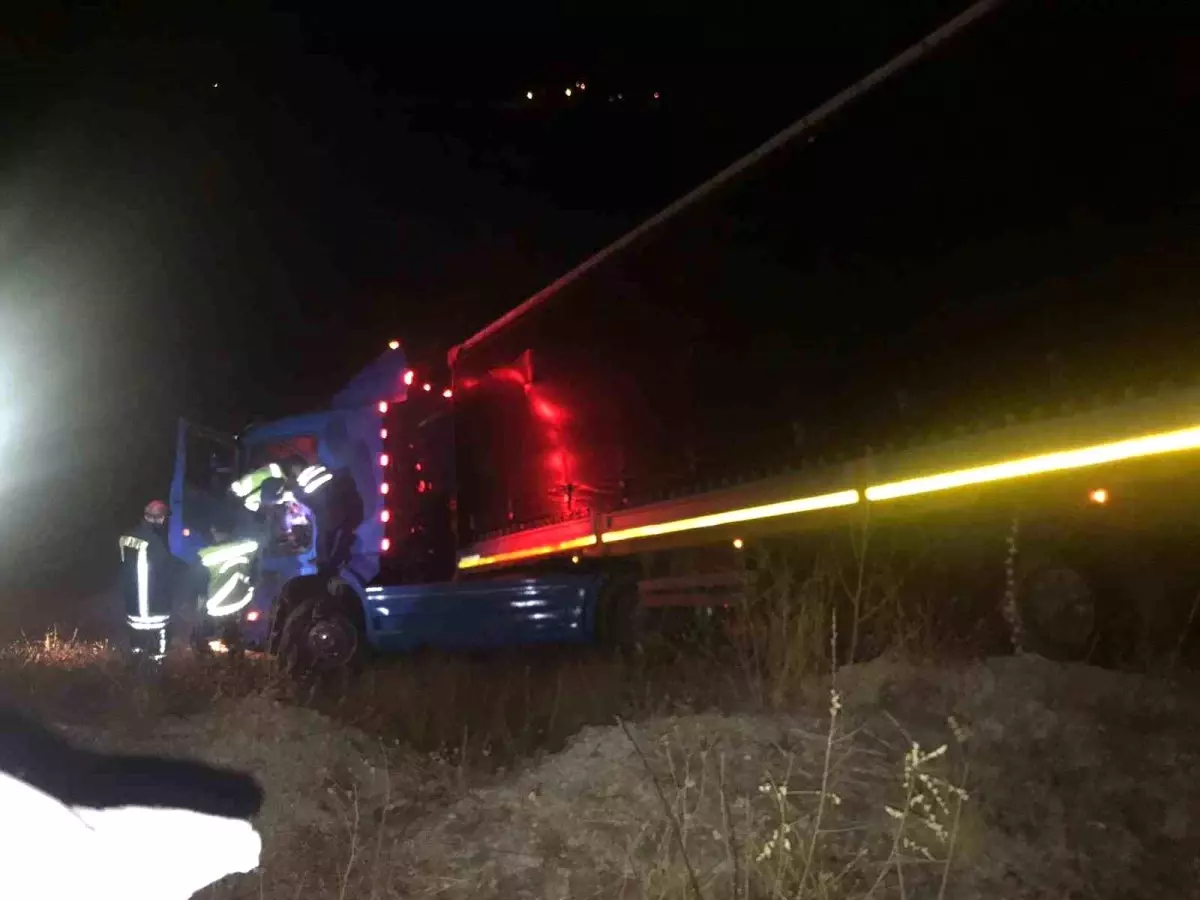 Tosya'da Tır Devrildi, Sürücü Hayatını Kaybetti - Son Dakika, tır kazası