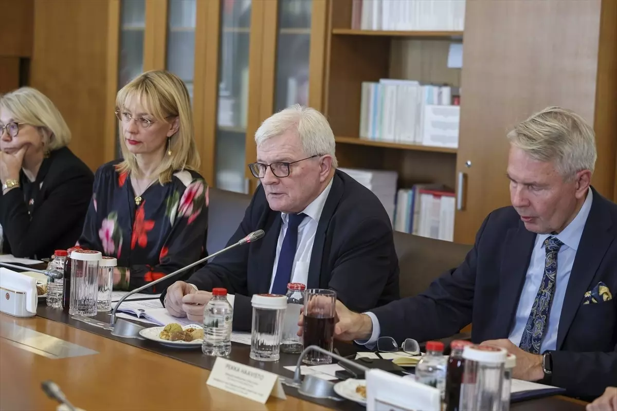 Özgür Özel, Finlandiya Heyetiyle Görüştü