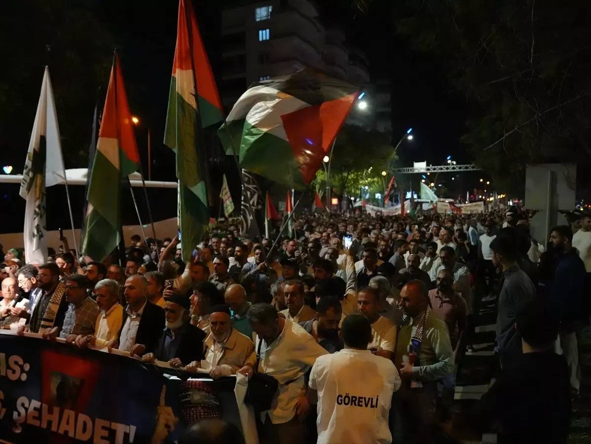 Diyarbakır\'da binlerce kişi Gazze için yürüdü