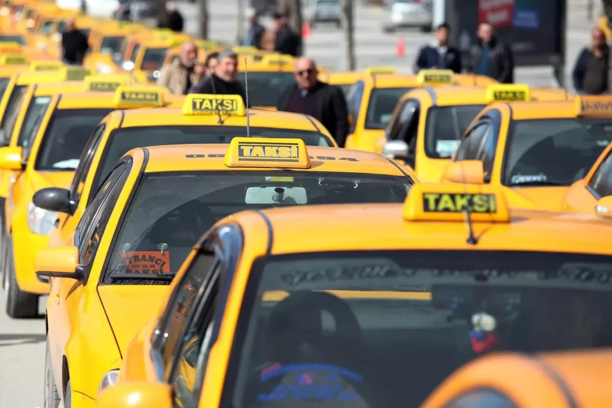 İBB, ihalesini gerçekleştirdiği 250 taksi plakasından 63\'ünü sattı