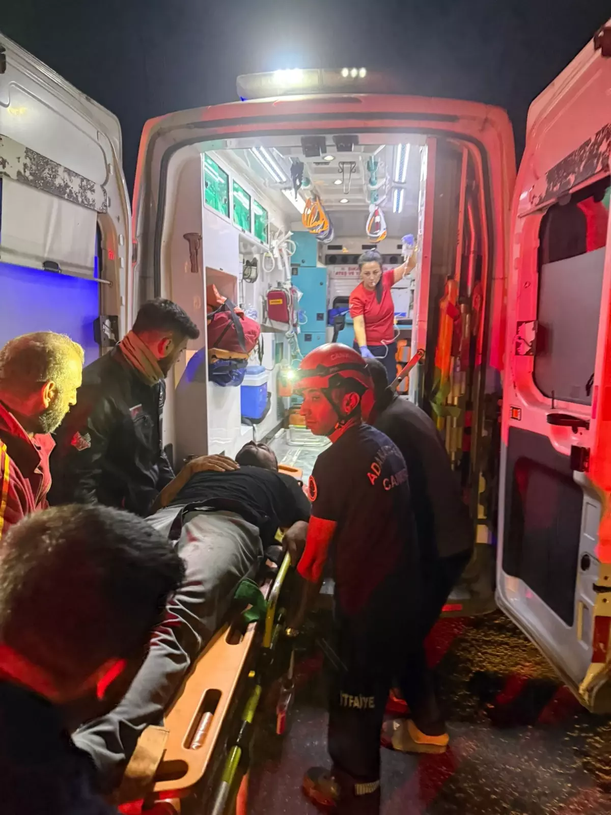 Adana\'da Trafik Kazası: 1 Ölü, 2 Yaralı