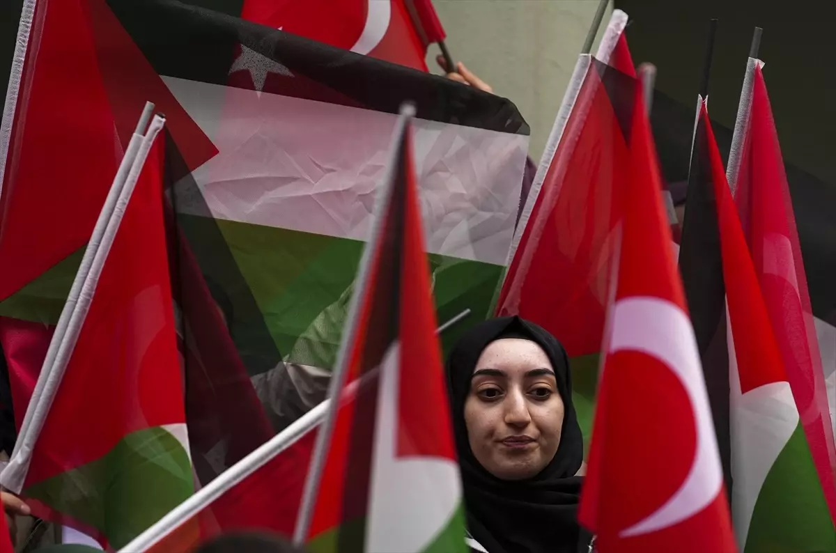 İzmir\'de Filistin Eylemi