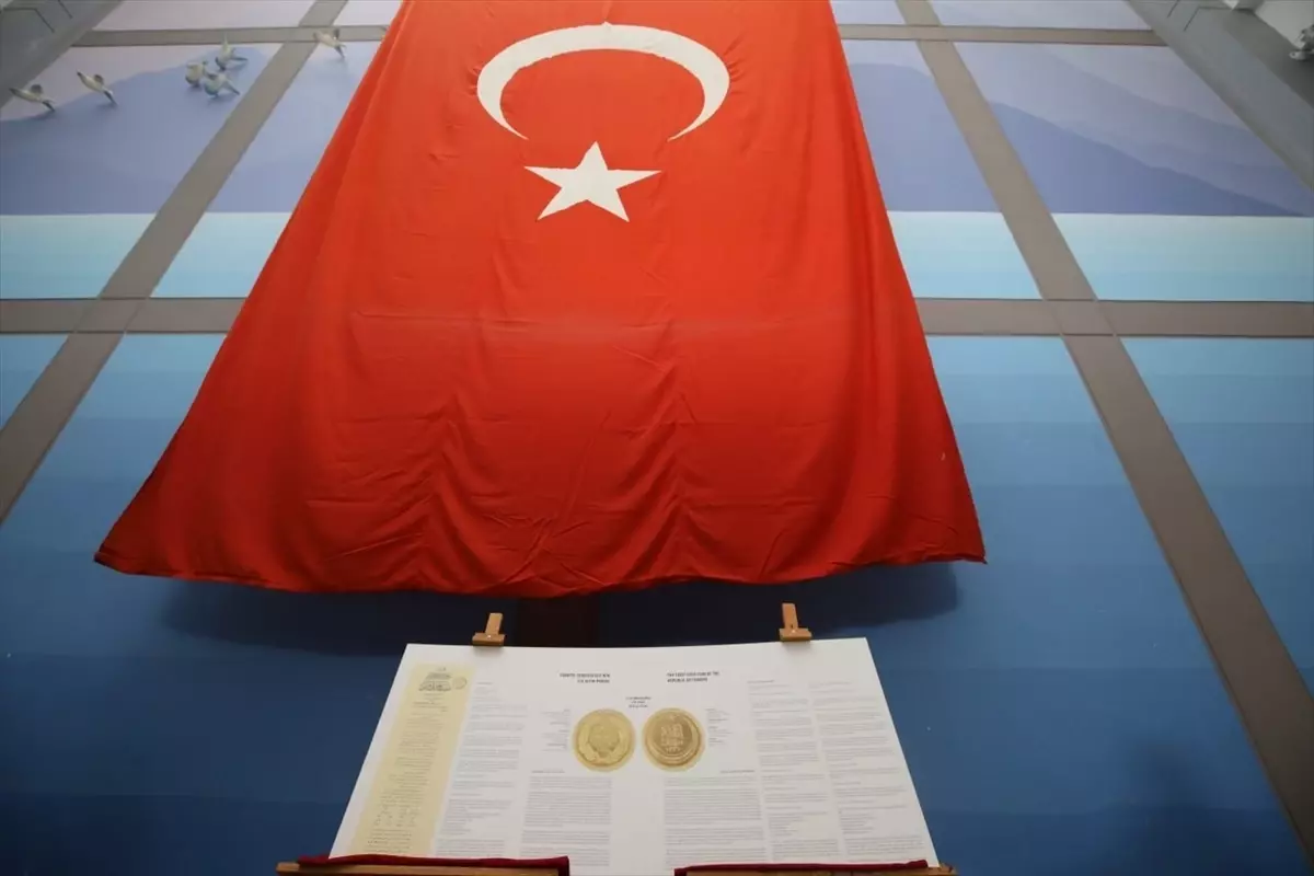 İlk Altın Para Sergilendi